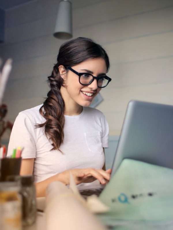 pexels-andrea-piacquadio-935756